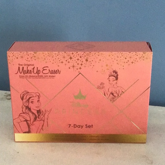 New Makeup Eraser New Disney Princess 7 day makeup remover In Box - Picture 3 of 4